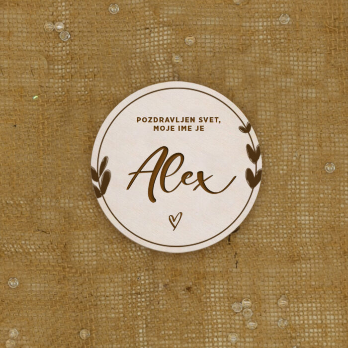 Lesena oznanitvena kartica z imenom in motivom