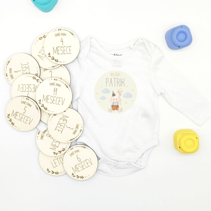 Prvi paketek - milestone kartice in bodi-zajček z balonom